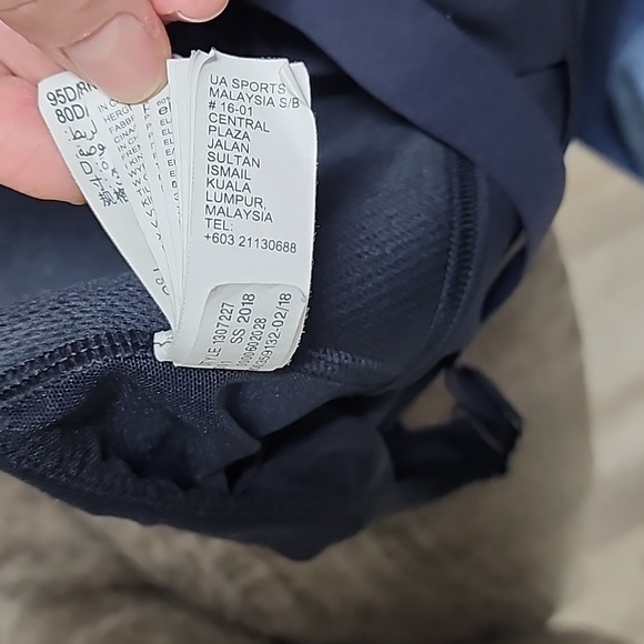 Under Armour Sports Bra - High Impact - Picture 3 of 6